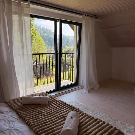 Holiday home Polonyna View Izki